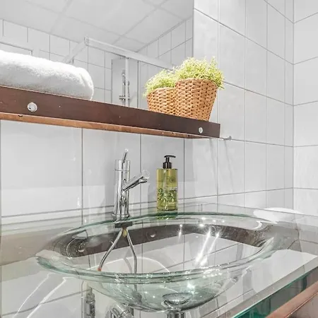 Ocean-view Haven: Take A Swim From Your Window! Apartment *