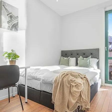 Apartment Ocean-view Haven: Take A Swim From Your Window! Bergen