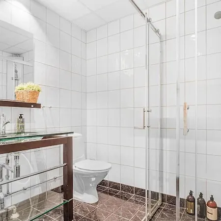 Ocean-view Haven: Take A Swim From Your Window! Bergen