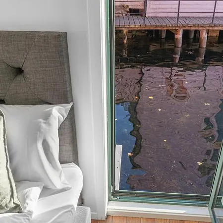 Ocean-view Haven: Take A Swim From Your Window! *