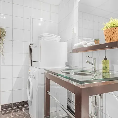 Ocean-view Haven: Take A Swim From Your Window! * Bergen